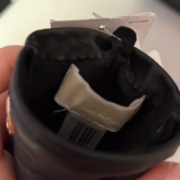 Michael Kors gloves - Picture 8 of 9